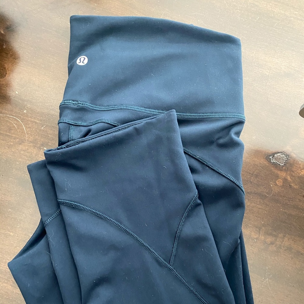 Lululemon in Movement crop